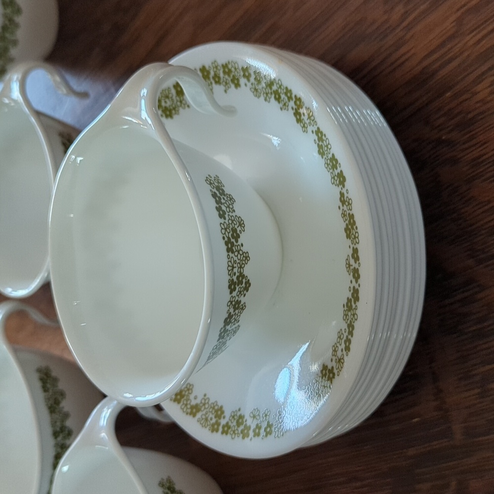 Corelle Spring Blossom Crazy Daisy Coffee Cups Hook Handle (7 cups, 10 saucers)